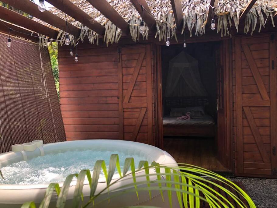Eden Chalet, Spa Privatif Les Abymes Luaran gambar